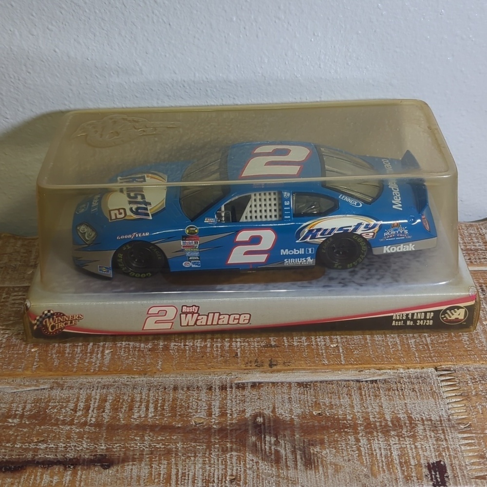2005 Winner's Circle NASCAR #2 Rusty Wallace Mobil Scale 1:24 Dodge Charger